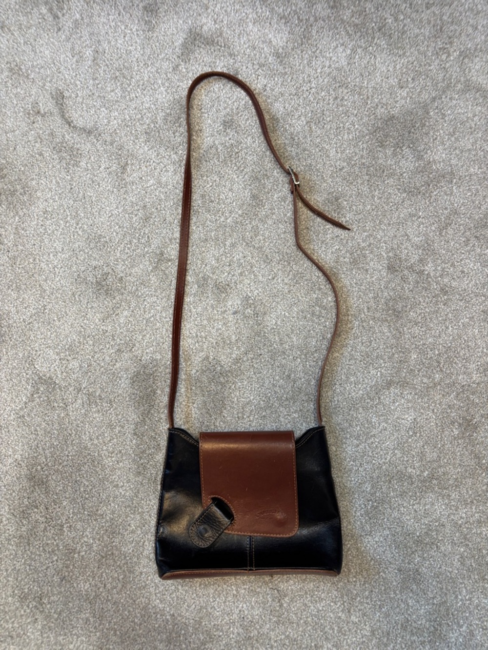 L’Artigiano Made in Italy Two-Tone Black and Brown Genuine Leather Crossbody Bag